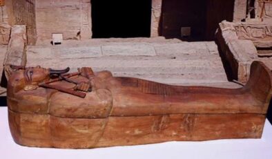 Mısır’daki Firavun 2. Ramses Tabutu Sergi İçin Paris’e Götürüldü
