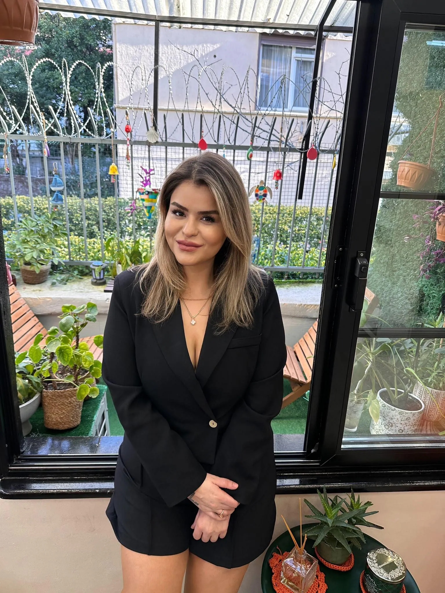 İrem Yanar’ın Yeni Kozmetik Hamlesi Güzellik Tutkunlarının İlgi Odağında